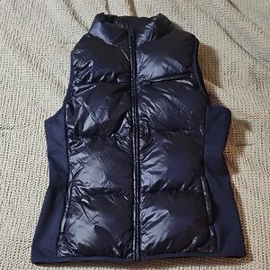 Fabletics Elliot Packable Women's Puffer Vest – Deep Navy (Large)